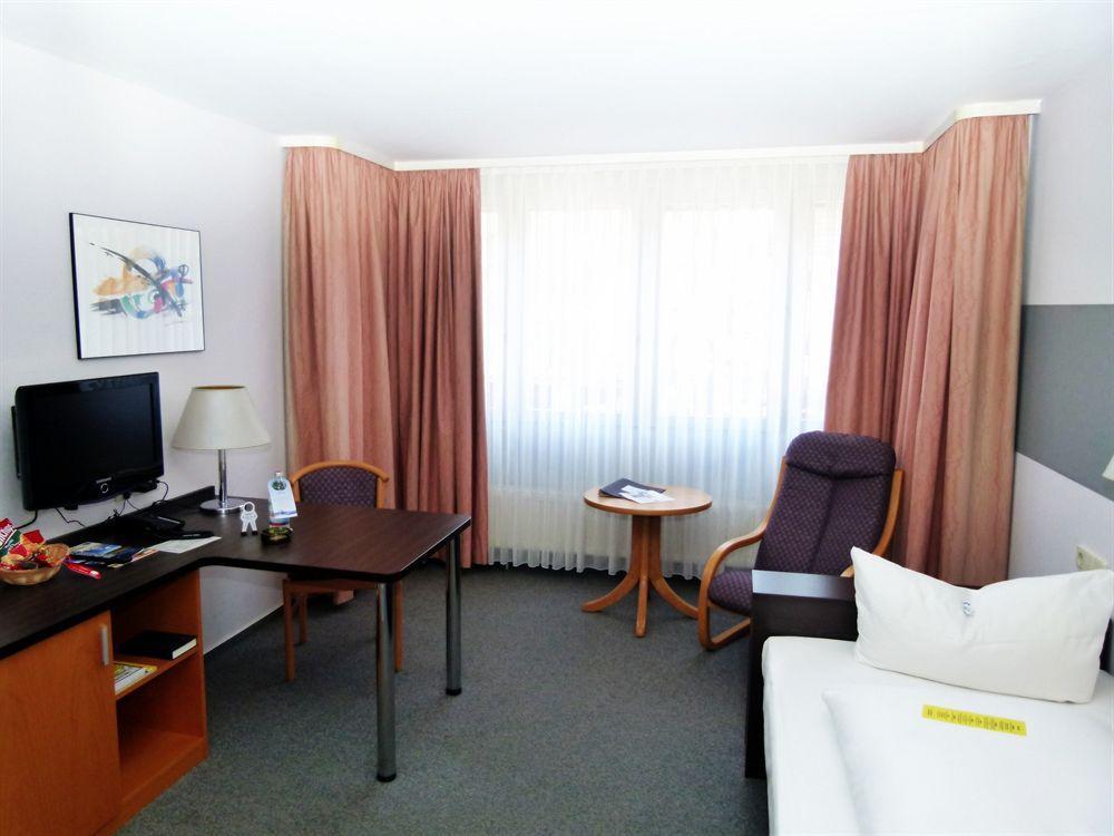 Akzent Hotel Torgauer Hof Sindelfingen Extérieur photo